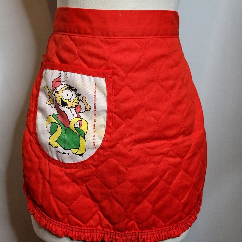 Vintage Half Apron Garfield Red Quilted Pocket OSFM Has A Stain Tie Waist